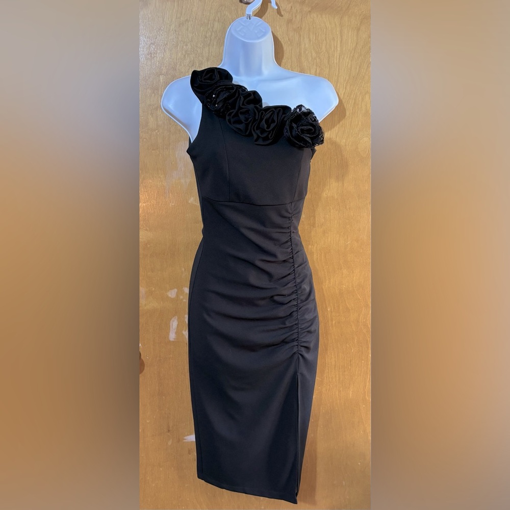 Black One-Shoulder Dress with Floral Detail. Ruched detail. Lined. Size S.